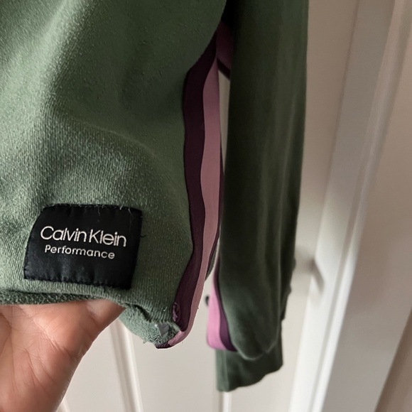 Calvin Klein crop Sweatshirt - Picture 4 of 6